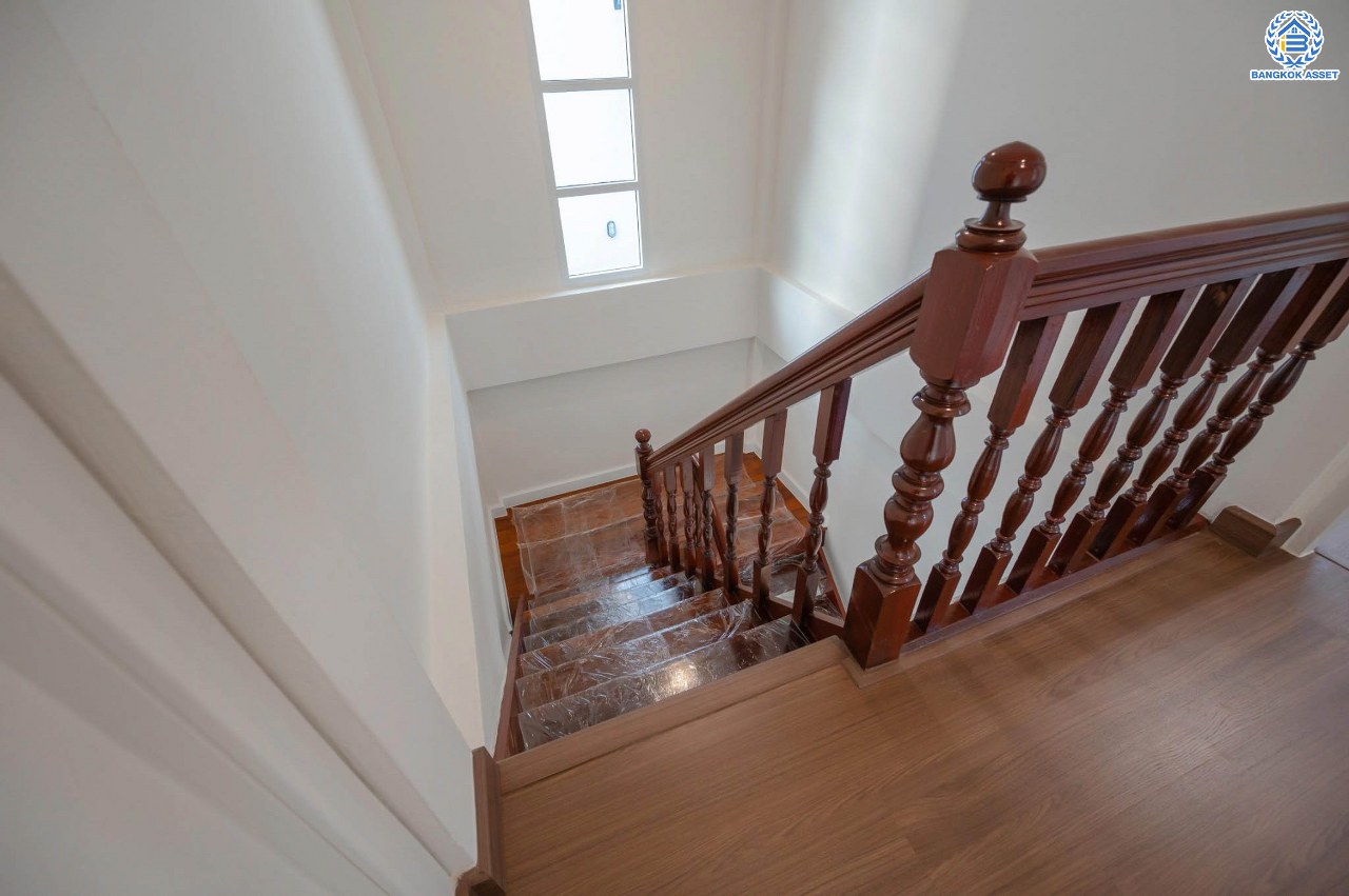 บ้านมือสองตกแต่งใหม่ โครงการ มณียา2 รัตนาธิเบศร์-ท่าอิฐ แบรนด์ Property Perfect หลังใหญ่ เนื้อที่ 50 ตร.ว. ฟังก์ชันครบ 3 ห้องนอน 2 ห้องน้ำ 1 ห้องอเนกประสงค์ 1 ที่จอดรถ บนทำเลเชื่อมต่อถนนรัตนาธิเบศร์ และถนนราชพฤกษ์ ใจกลาง 2 เซ็นทรัลฯ ใกล้รถไฟฟ้าสายสีม่วง "สถานีบางรักน้อยท่าอิฐ" และทางด่วน "งามวงศ์วาน"